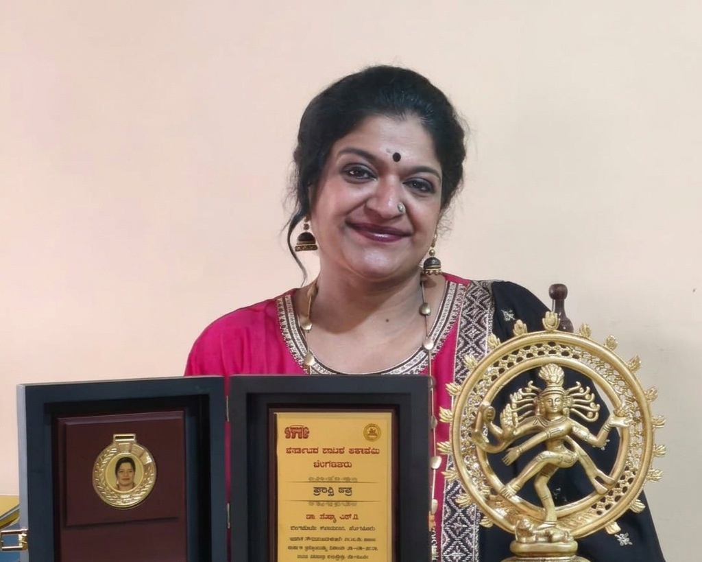 PES University Professor Honoured with Karnataka Nataka Academy Award
